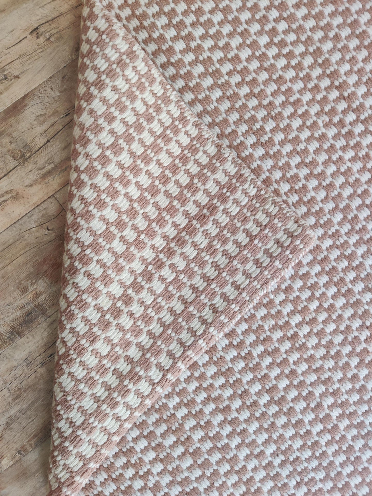 Earth Tone Grainy Pattern - Sustainable Handloom Living Room Rug
