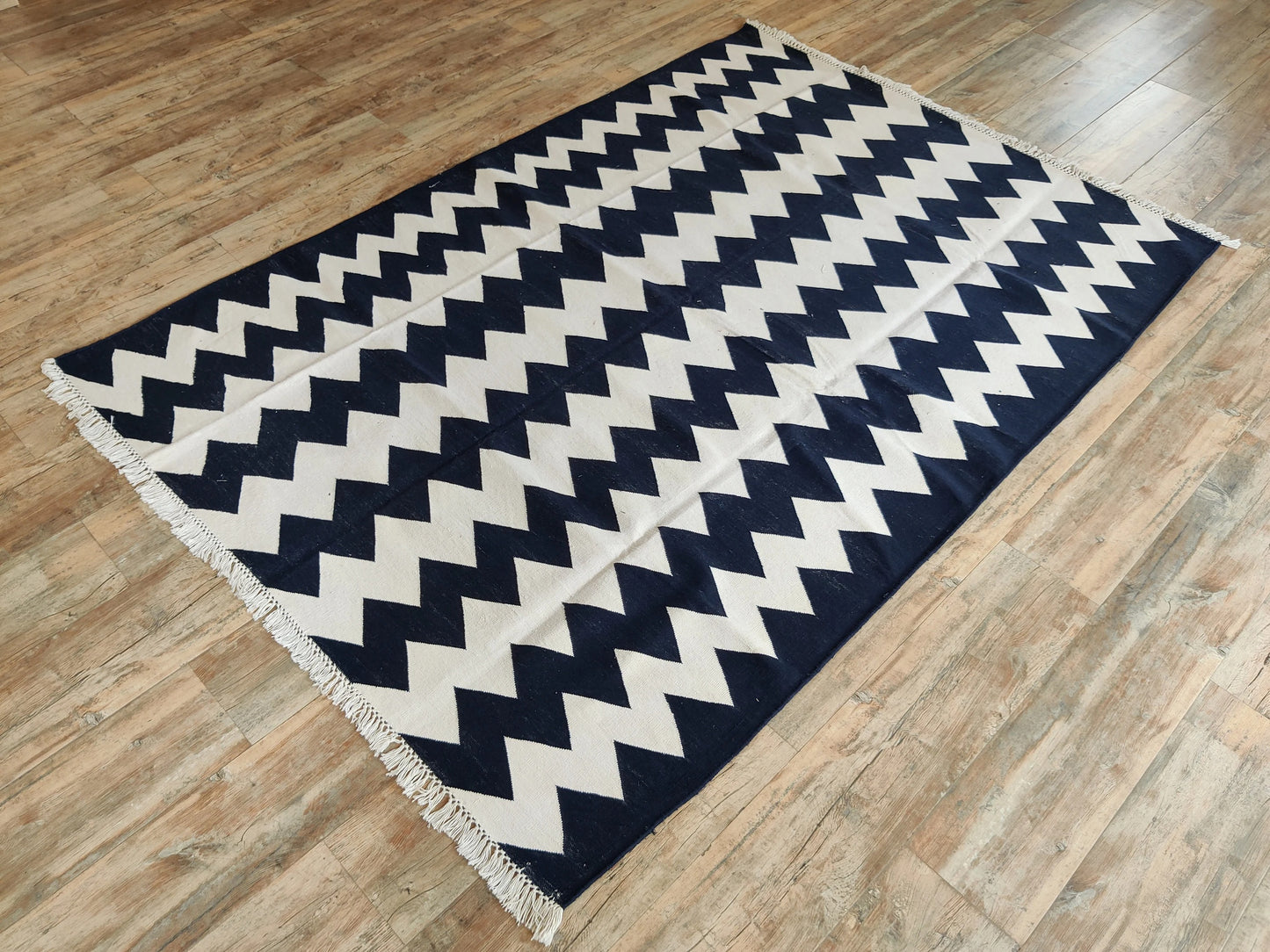 Modern Graphic Chevron Contemporary Floor Carpet for Living Room