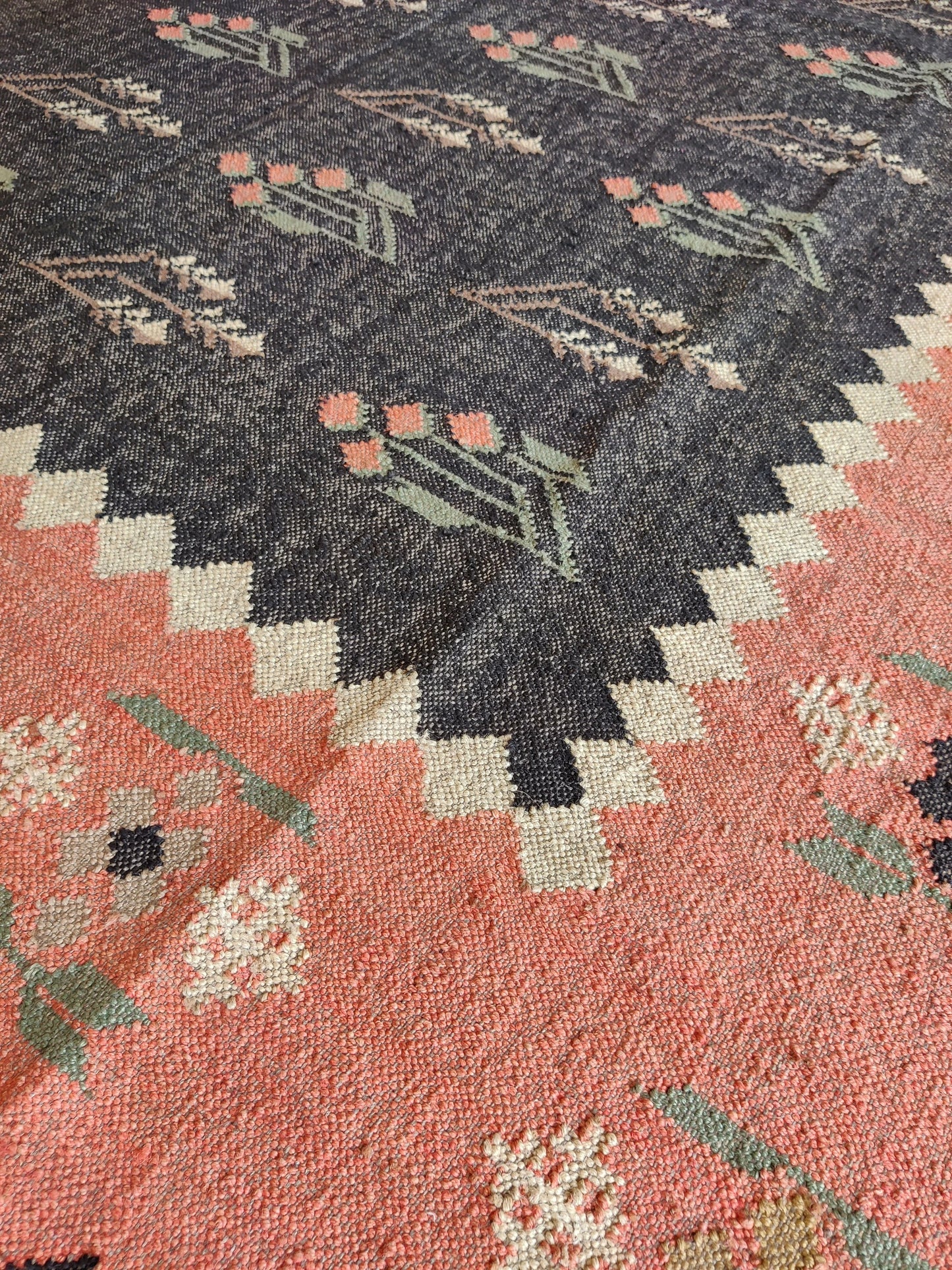 Desert Bloom Heritage Durable Rustic Floor Decor rug