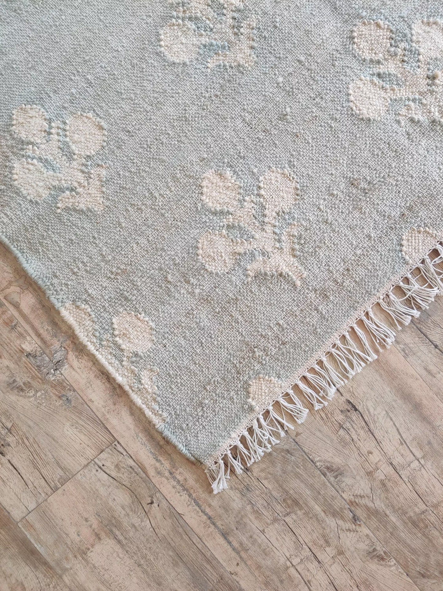 Seafoam Green Fleur-de-lis Kilim Botanical Floral Dhurrie rug