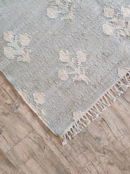 Seafoam Green Fleur-de-lis Kilim Botanical Floral Dhurrie rug