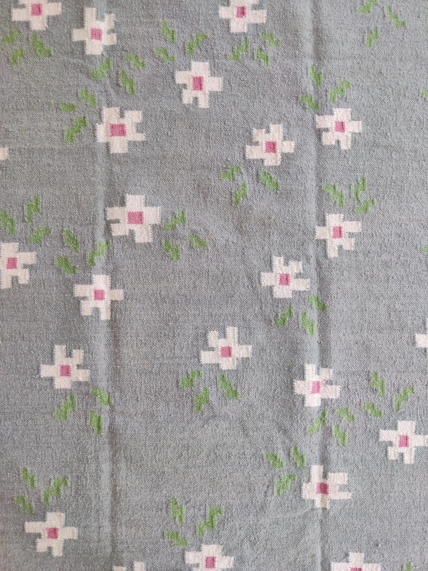 Modern Botanical Weave, Decorative Fringed Bedroom Accent Rug