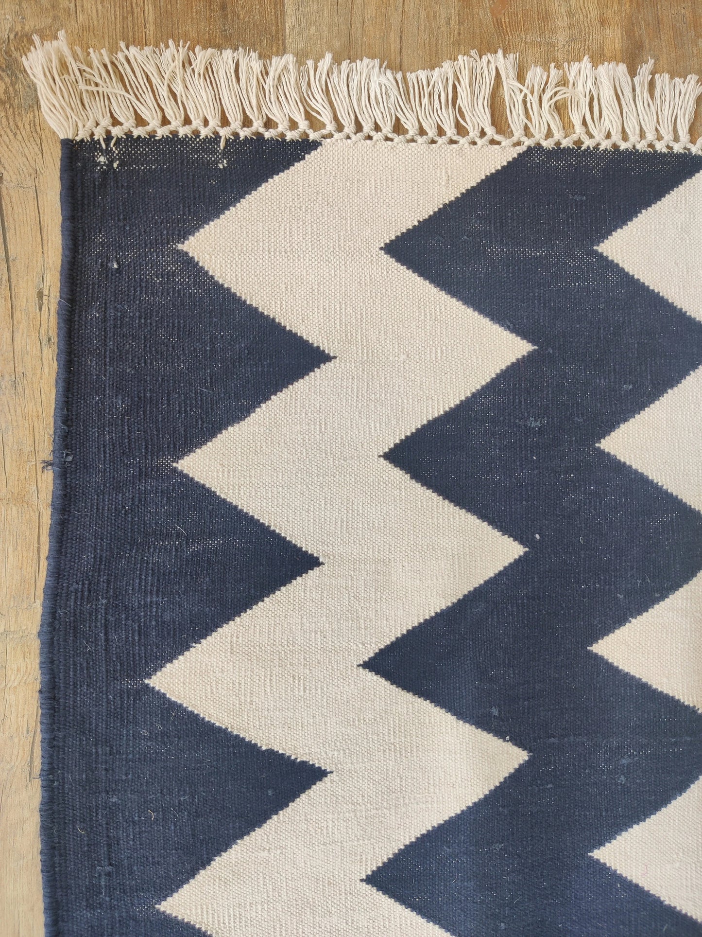 Modern Graphic Chevron Contemporary Floor Carpet for Living Room