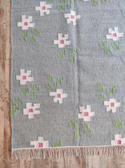 Modern Botanical Weave, Decorative Fringed Bedroom Accent Rug