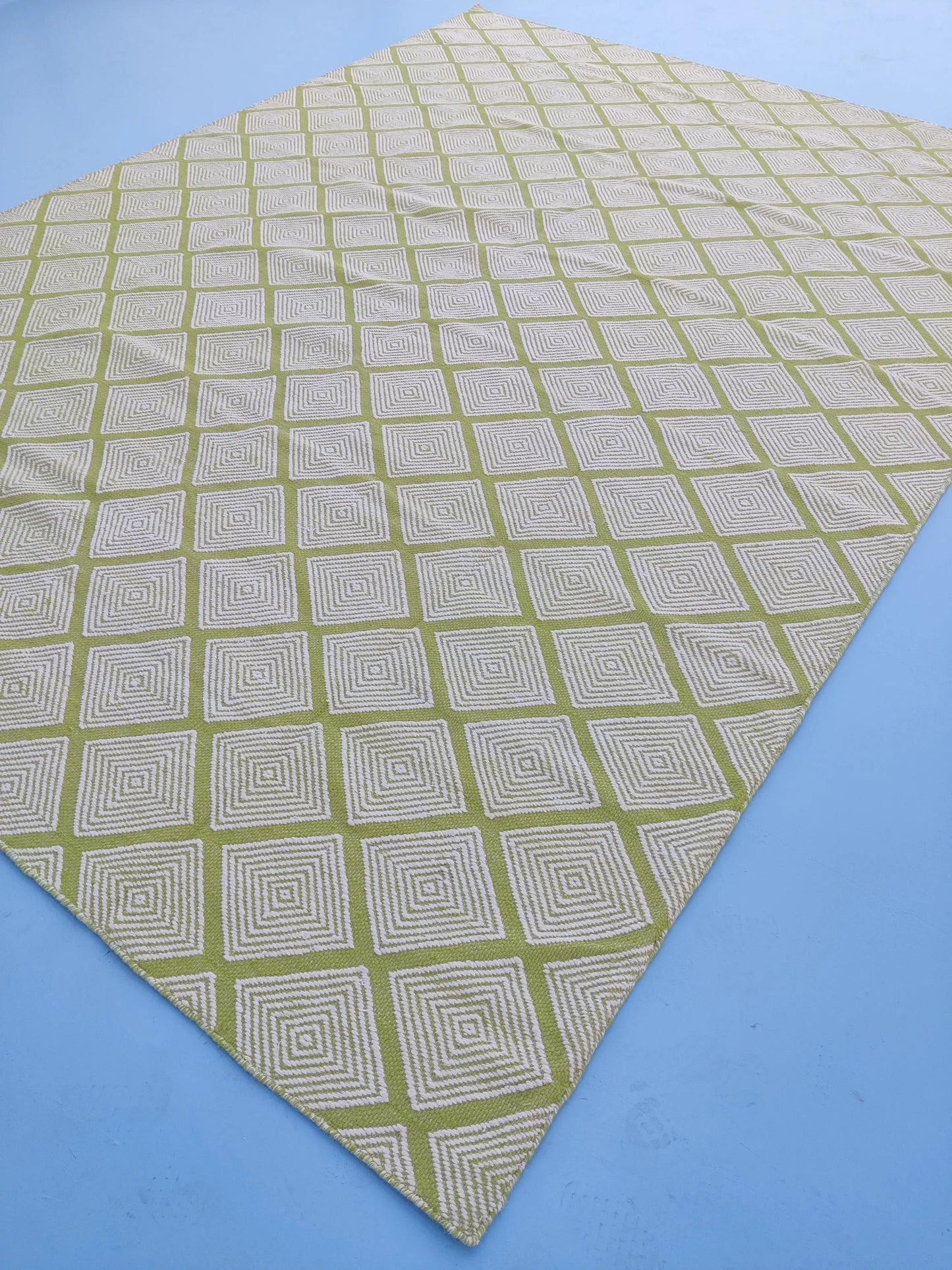 Handloom Wool Rug in Rhombus Lattice Rug
