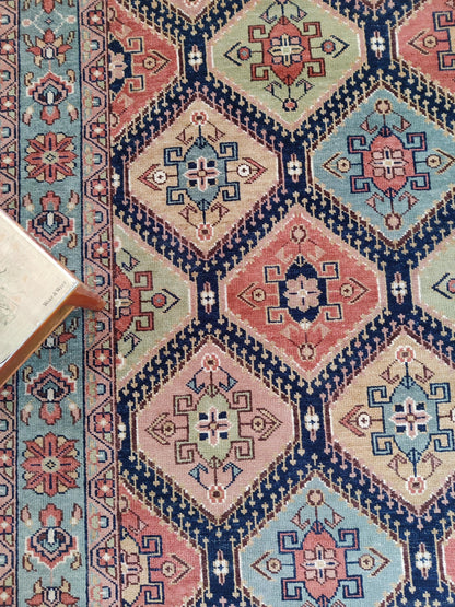 Hand-Knotted Diamond Medallion Kilim-Style Wool Carpet