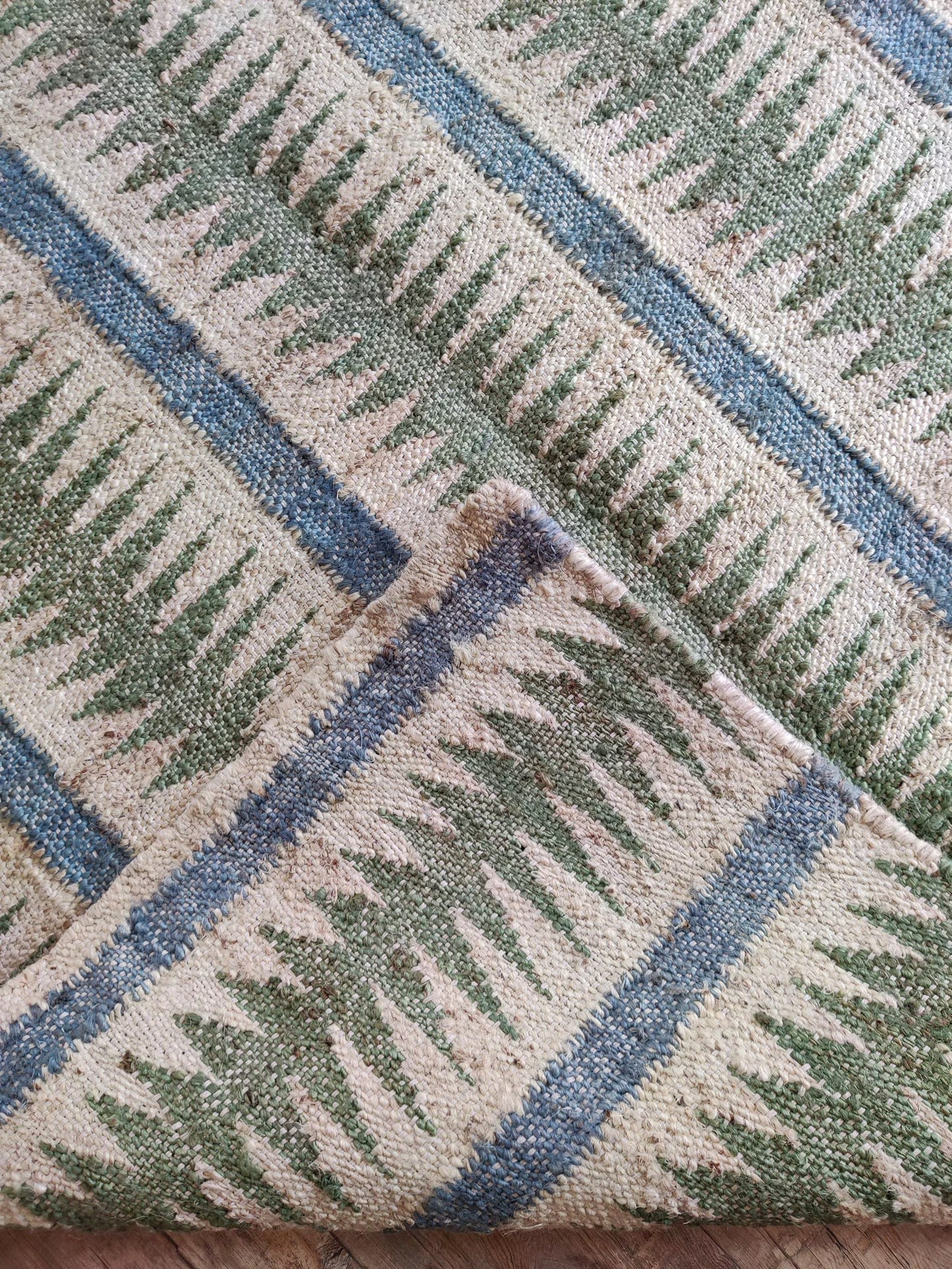 Crimson Orb Dhurrie Nordic Style Natural Fiber Kilim rug