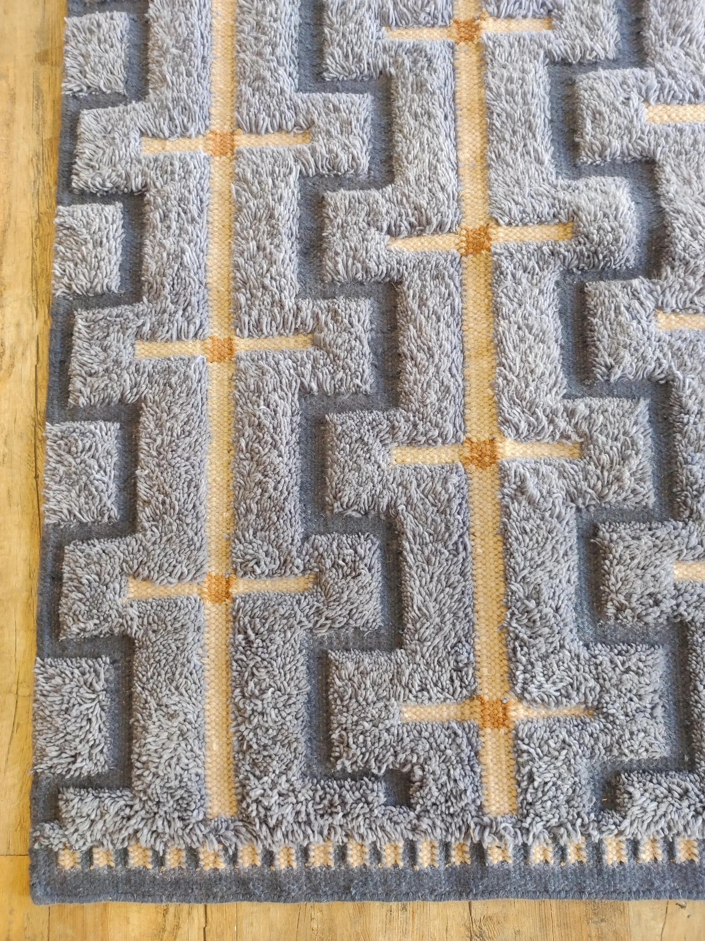 Slate Blue Interlocking Geometric Design - Modern High-Low Textured Area Carpet