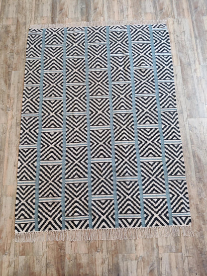Geometric Diamond Pattern Flatweave Rug , Handwoven Tribal Style wool Dhurrie
