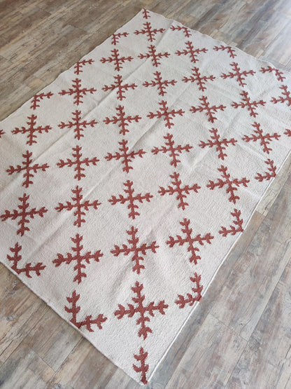 Sienna Snowflake Minimalist Geometric Cross Pattern Flatweave Accent Carpet