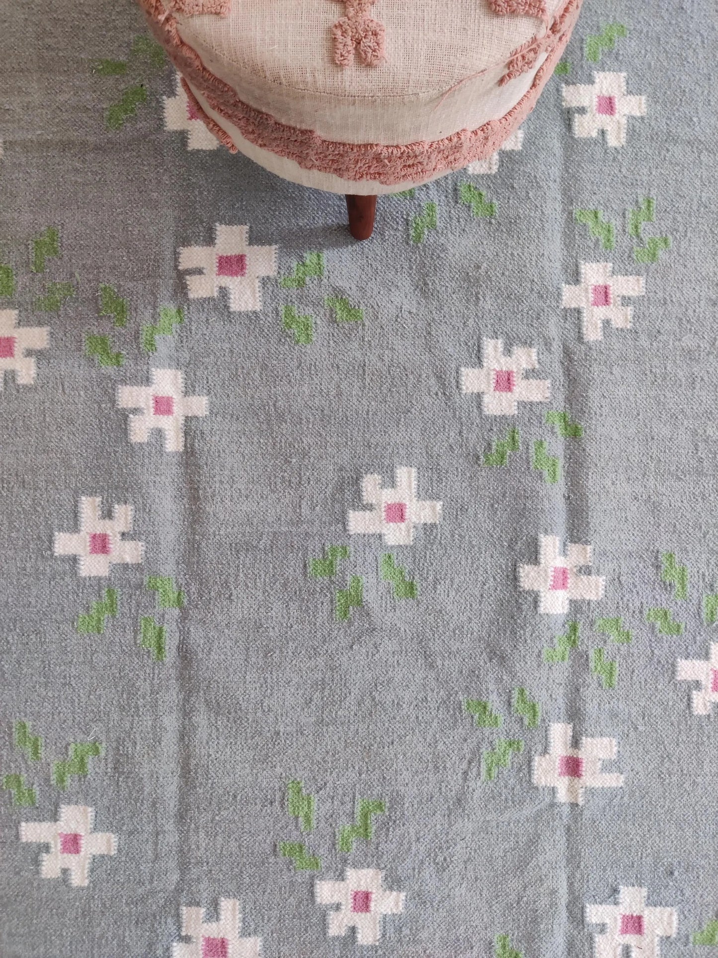 Modern Botanical Weave, Decorative Fringed Bedroom Accent Rug