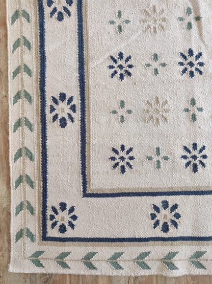 Nordic Navy Rosette Heritage Elegant Chevron Vine Border Flatweave rug