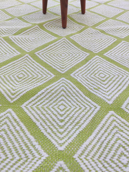 Handloom Wool Rug in Rhombus Lattice Rug
