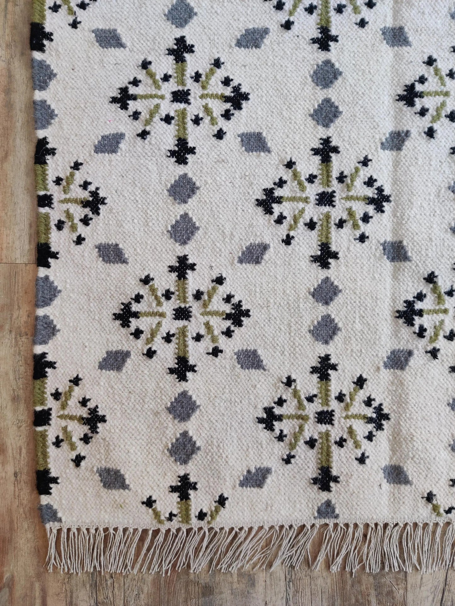 Floral Flatweave Kilim Rug Reversible Bohemian Cottagecore Floor Decor