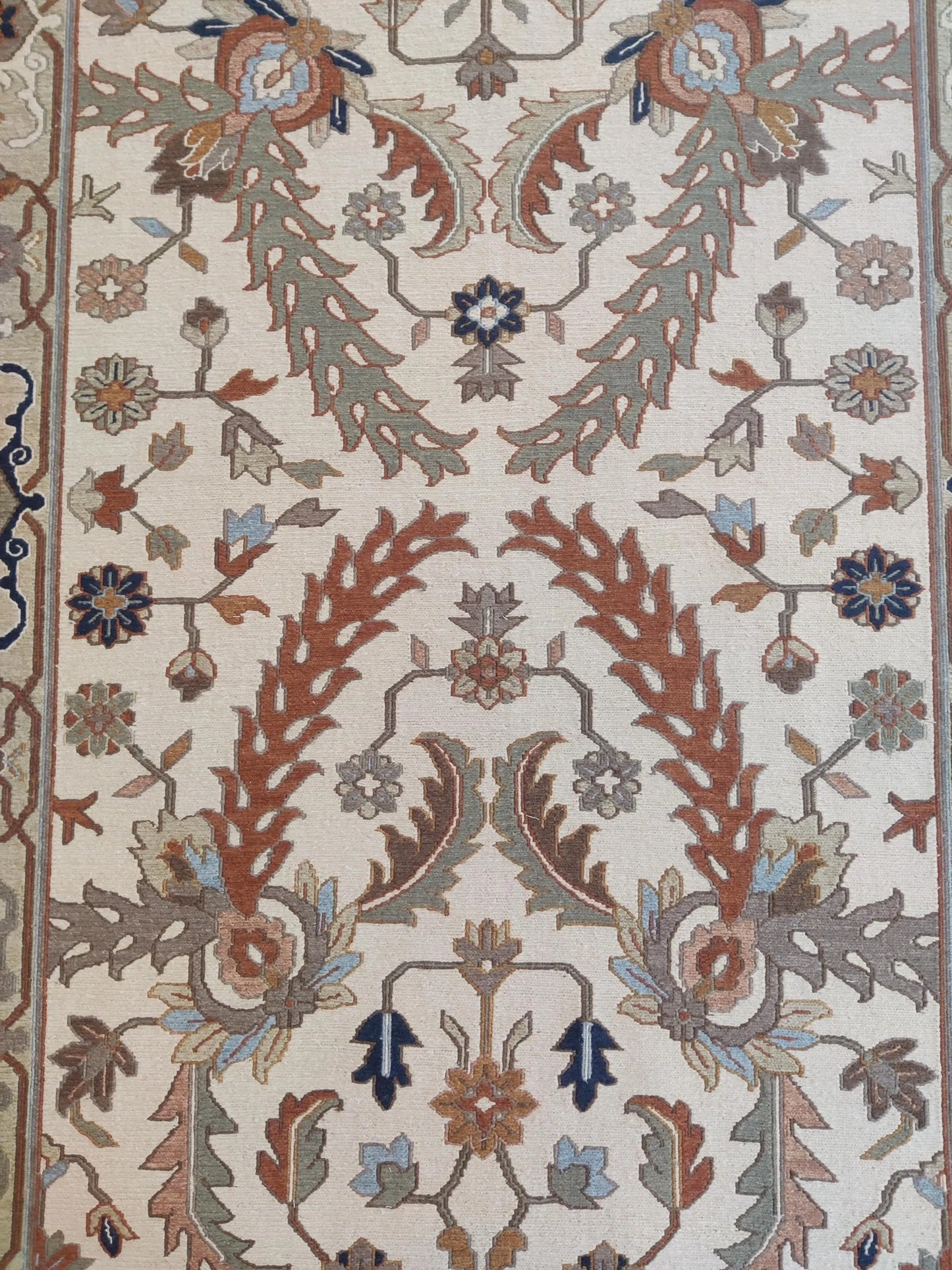 Heritage Floral Medallion Premium Moumak Area Rug