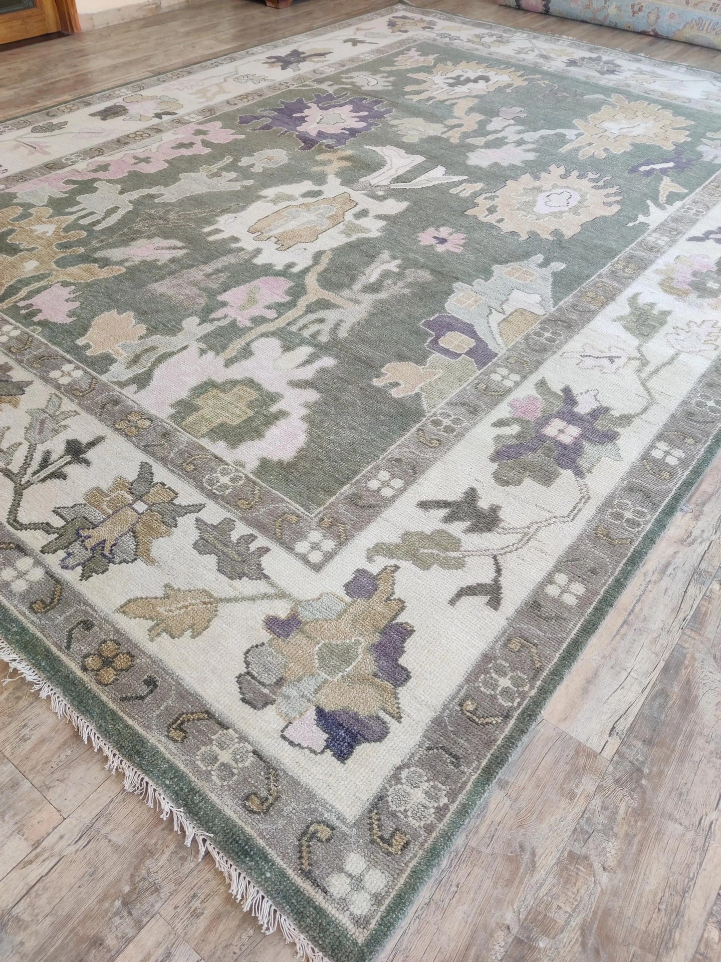 Orchid Mist Vintage-Style Modern Oushak Carpet
