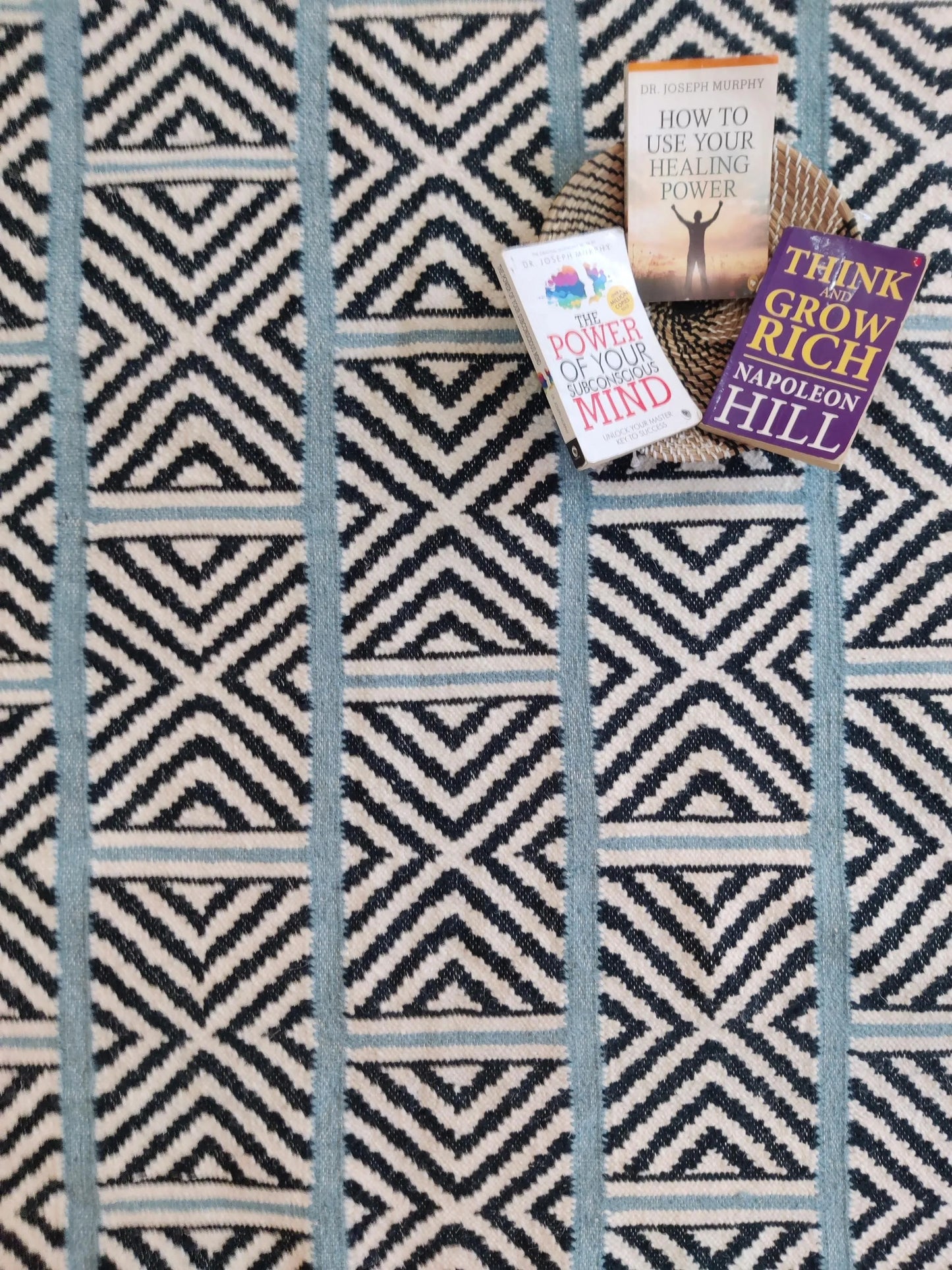 Geometric Diamond Pattern Flatweave Rug , Handwoven Tribal Style wool Dhurrie
