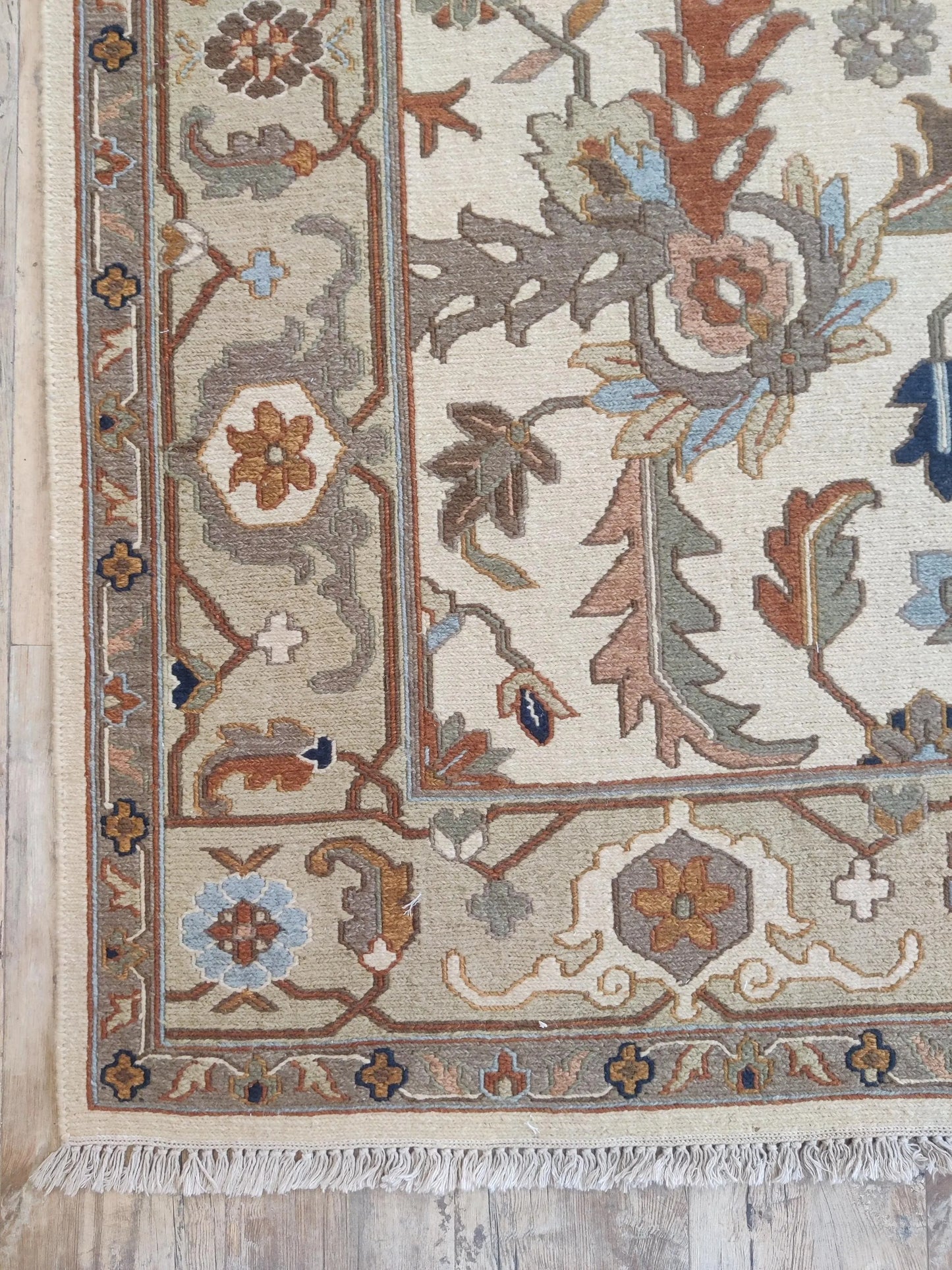 Heritage Floral Medallion Premium Moumak Area Rug