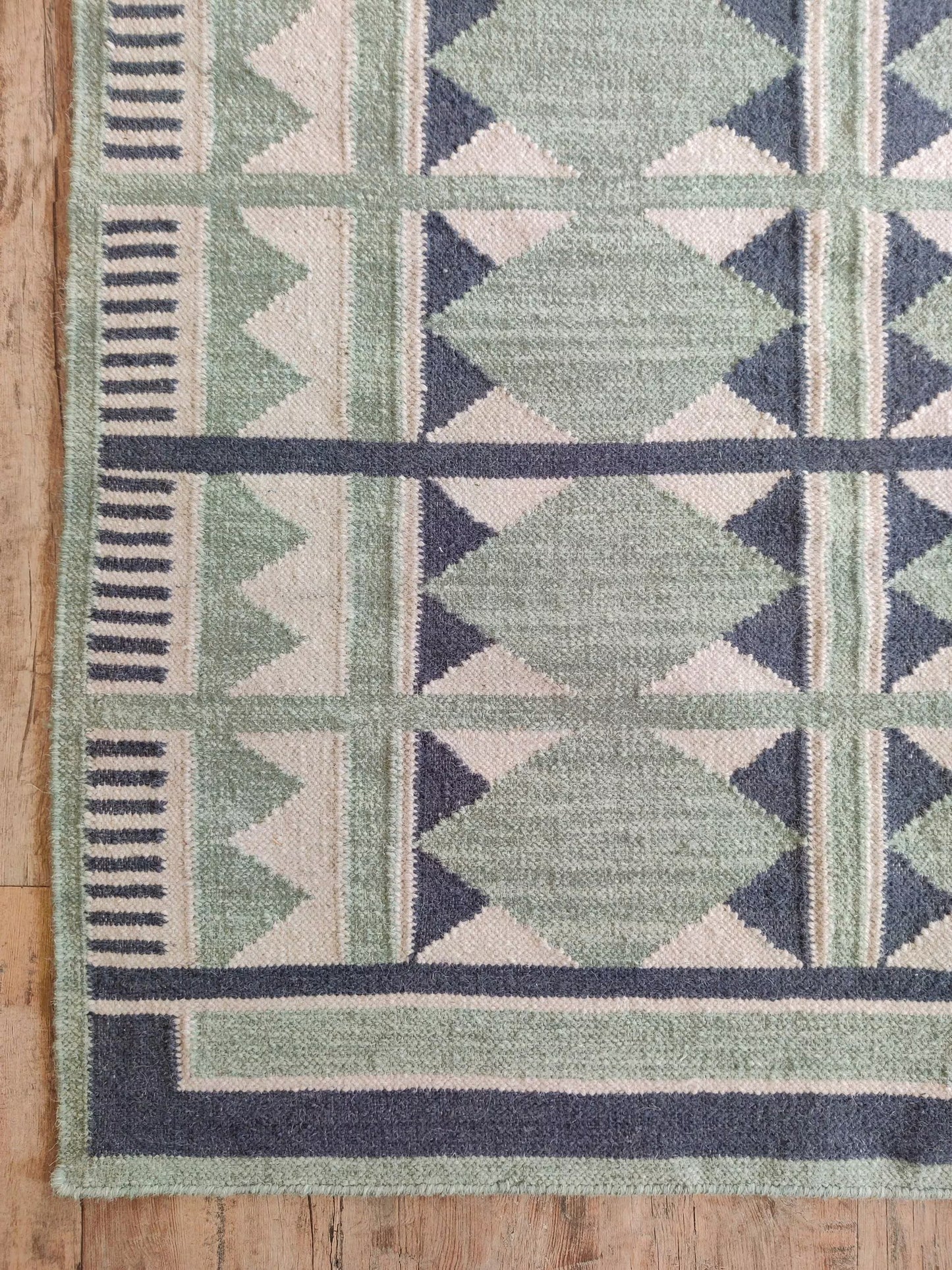 Sage Diamond Labyrinth Sage Green & Navy Wool Cotton Dhurrie Rug