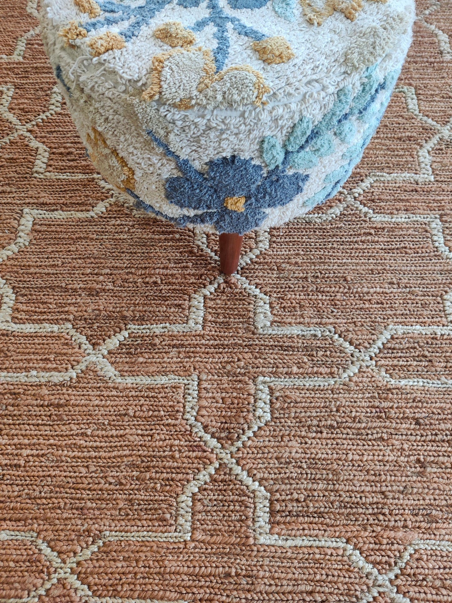 Handwoven Clay Star Lattice Soumak Rug