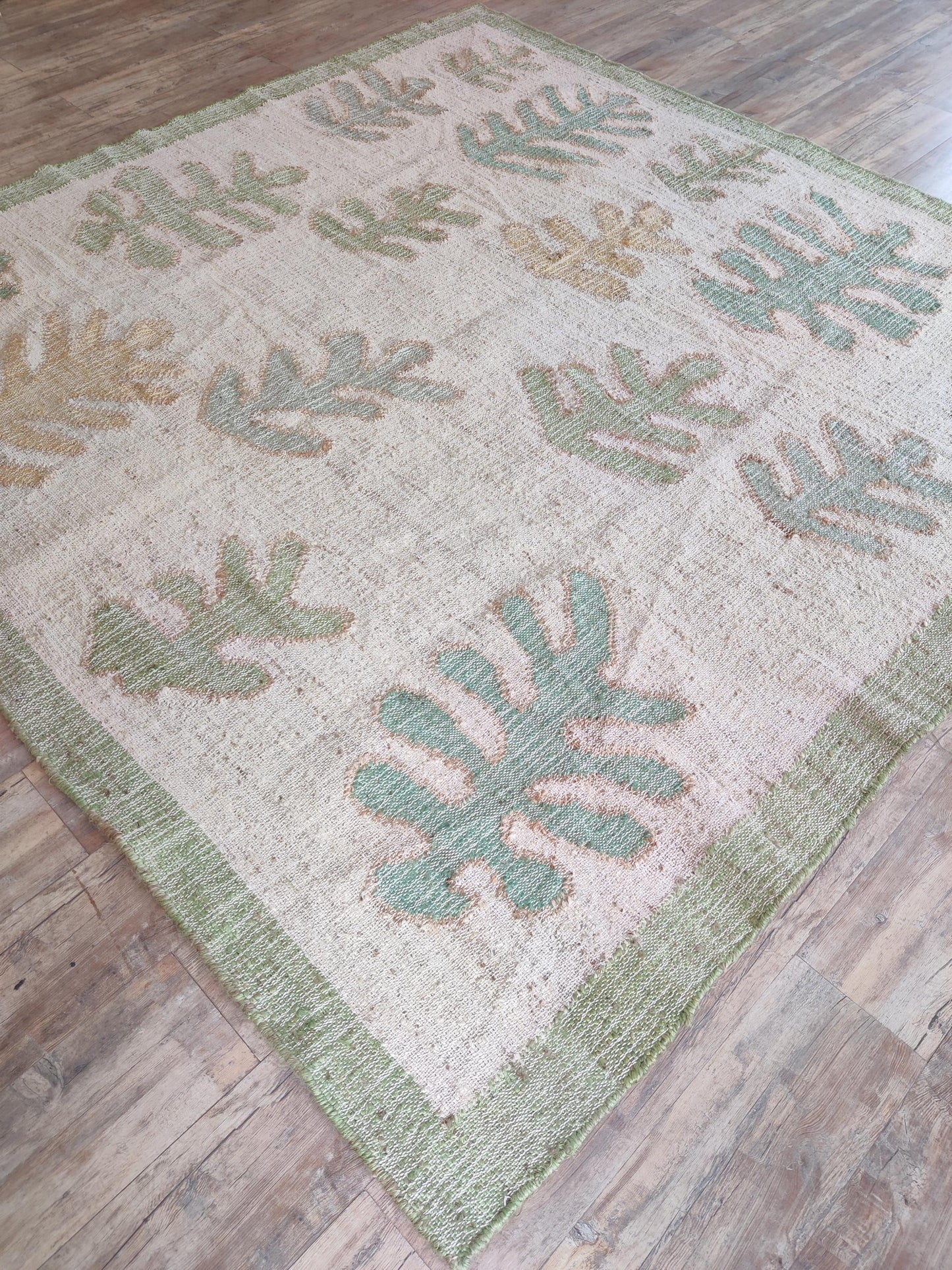 Natural Jute Leaf-patterned  Eco-Friendly Tropical Floor Décor Area Rug