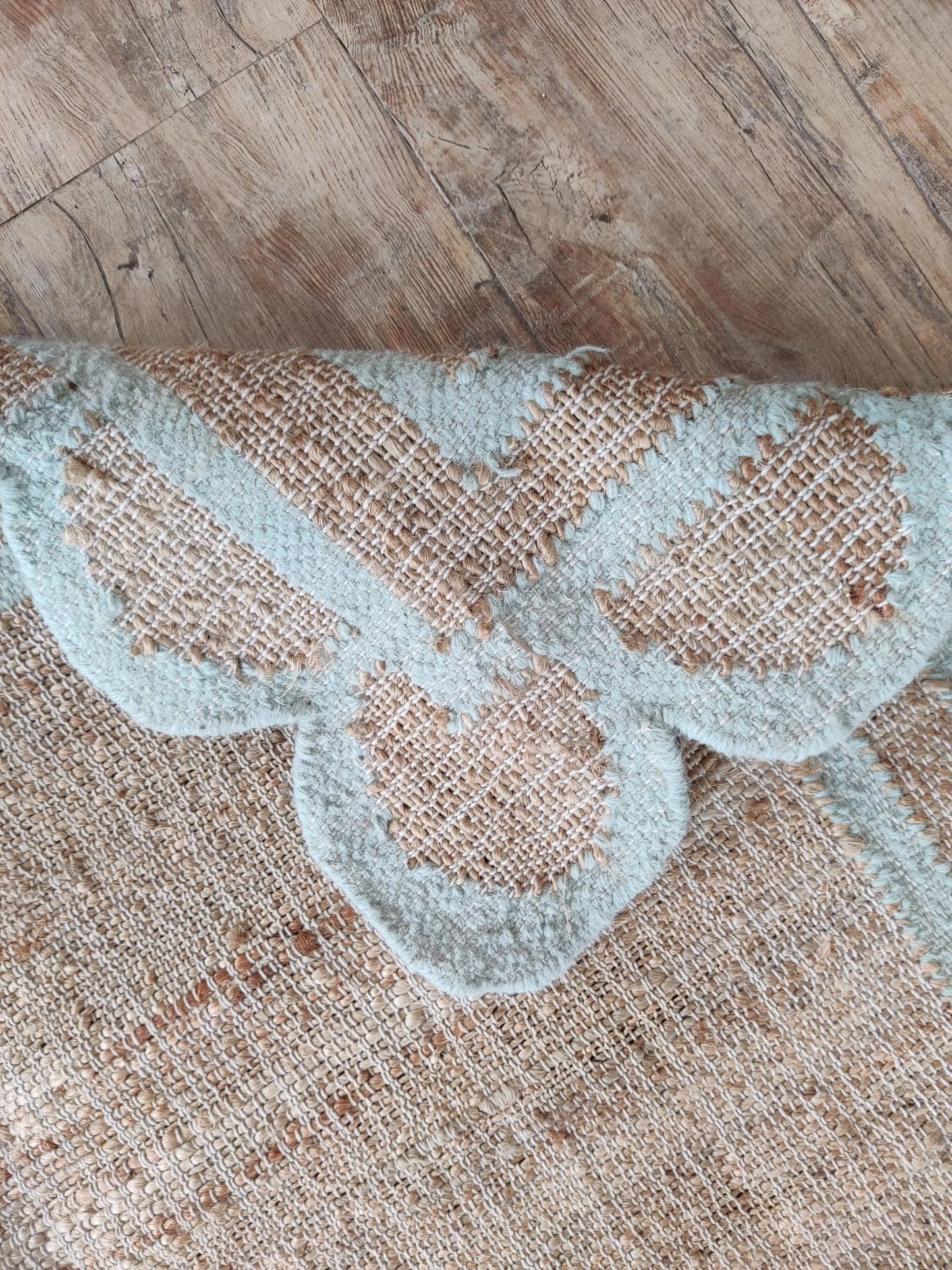 Home Decor Scallop Bordered Design cotton jute Rug,