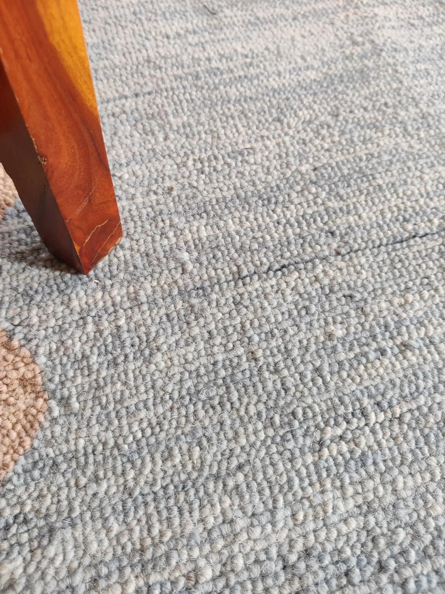 Muted Azure Blue with Scalloped Wavy Border rug