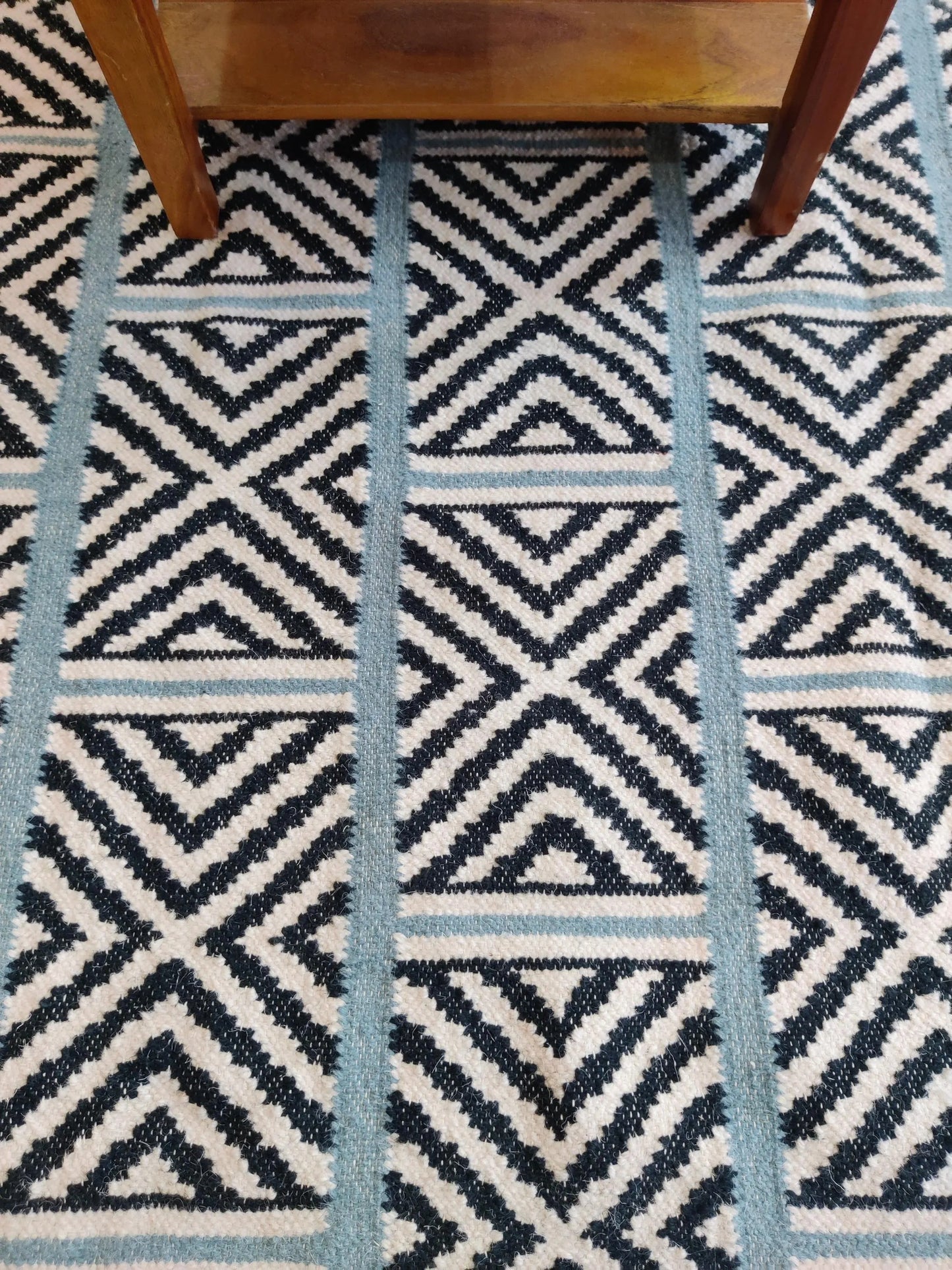 Geometric Diamond Pattern Flatweave Rug , Handwoven Tribal Style wool Dhurrie
