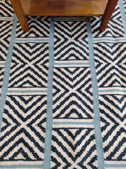 Geometric Diamond Pattern Flatweave Rug , Handwoven Tribal Style wool Dhurrie