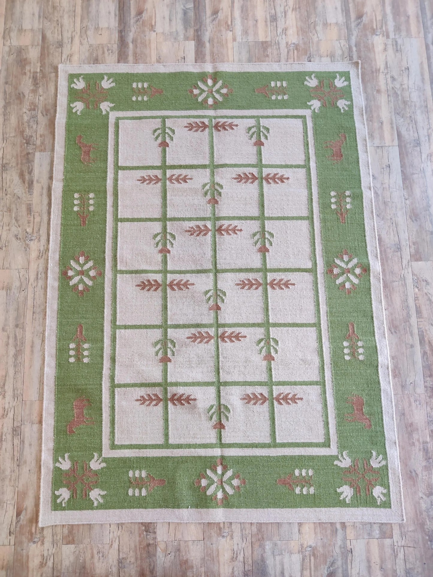 Basil Botanical Trellis Vintage Green and Cream Wool Cotton Dhurrie Rug