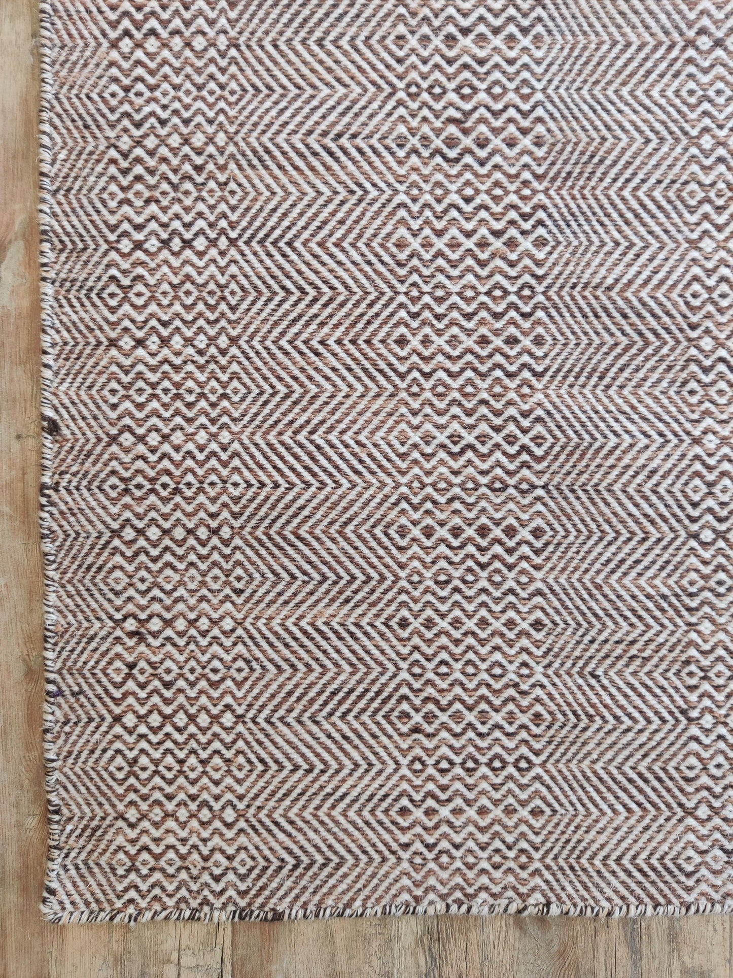 Premium Tonal Mauve Diamond Patterned Wool Flatweave Rug