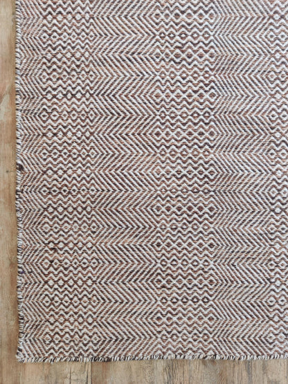 Premium Tonal Mauve Diamond Patterned Wool Flatweave Rug