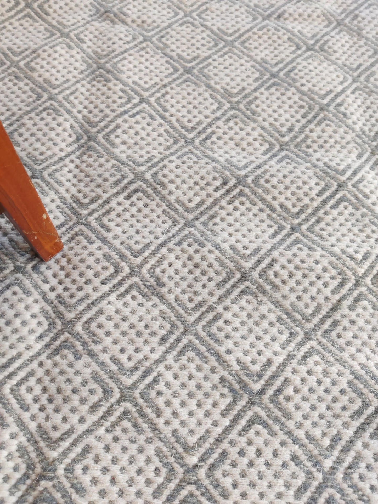 Traditional Diamond Lattice Design, Textured Check Wool Carpet