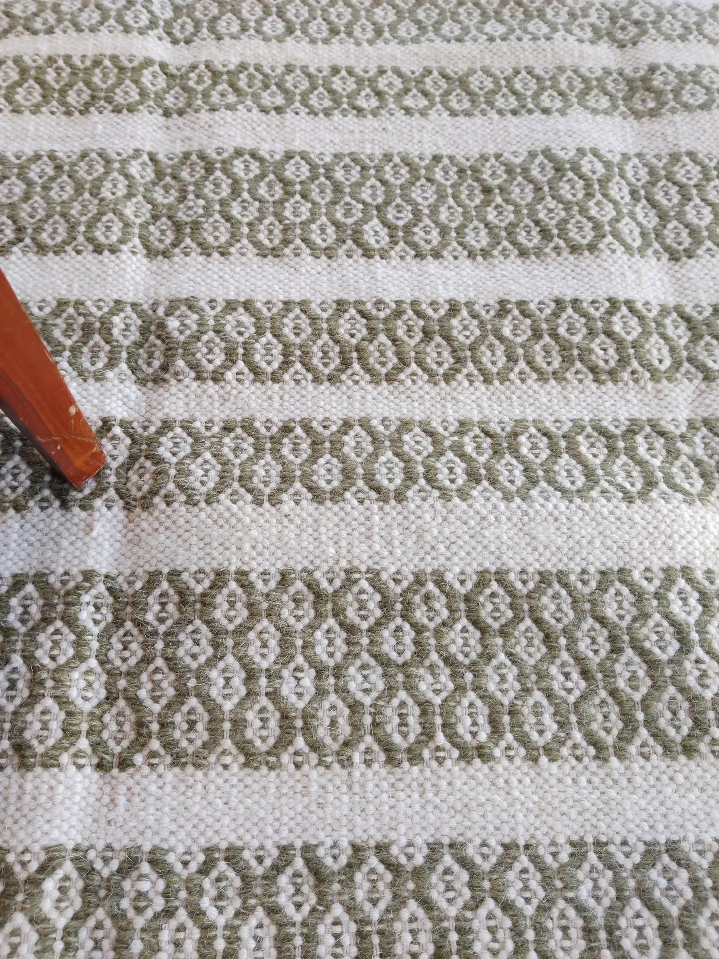 Craftsmanship-Focused Striped Wool Handloom Rug for Modern Decor
