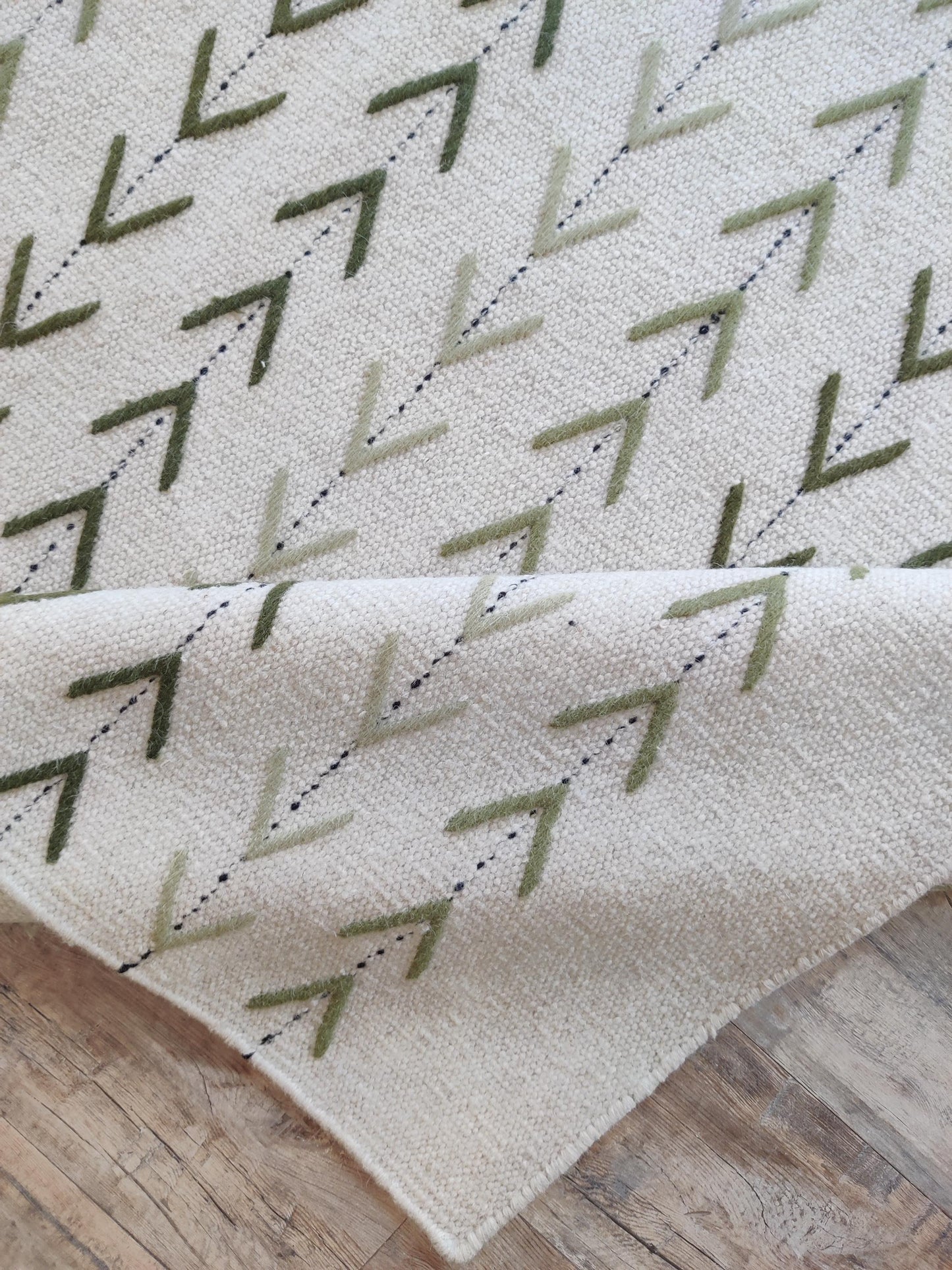 Sage Chevron Trail Minimalist Cream & Sage Green Wool Cotton Dhurrie Rug