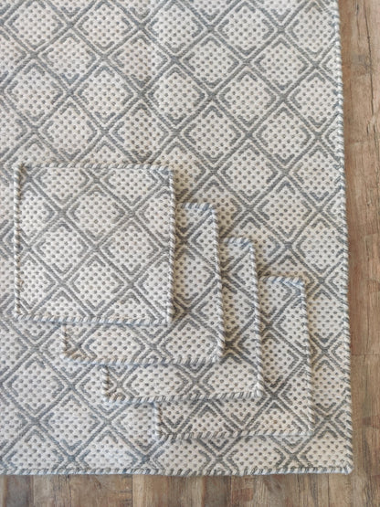 Traditional Diamond Lattice Design, Textured Check Wool Carpet