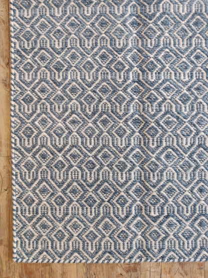 Premium Wool Handloom Carpet with Interlocking Geometric Weave Rug