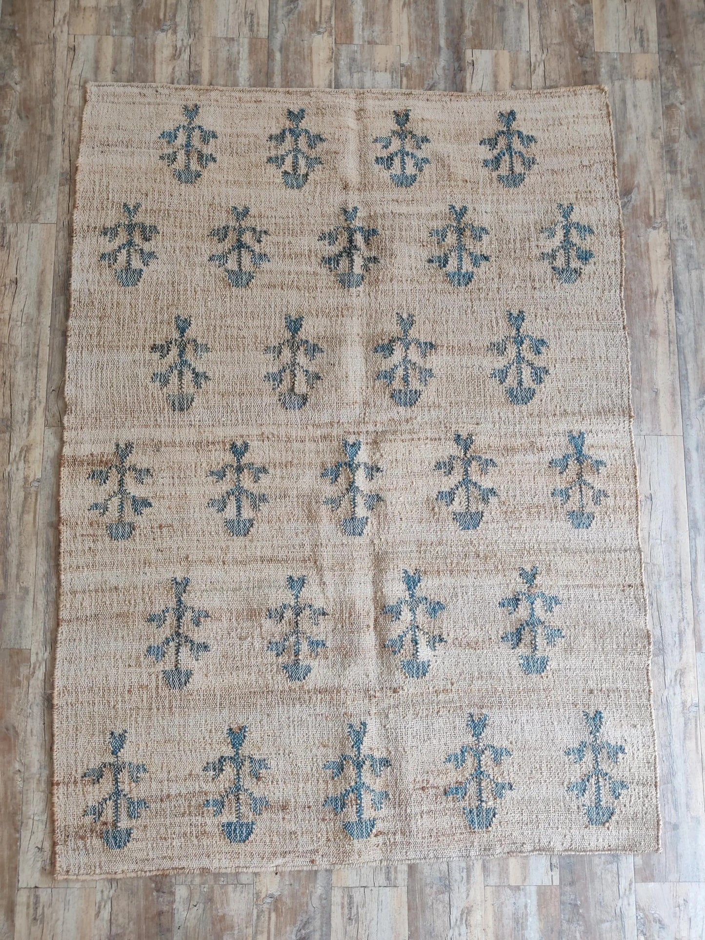 Hand-woven jute Flower Rug Home and Living Room Rug