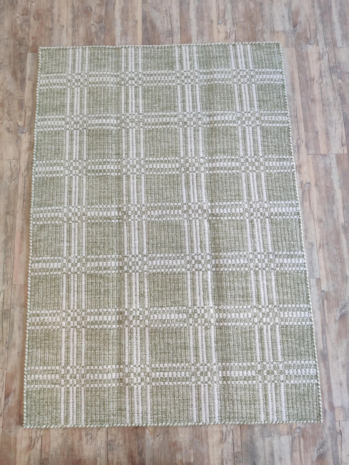 Premium Flatweave Wool Carpet with Raised Geometric Grid