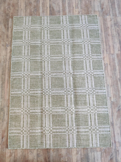 Premium Flatweave Wool Carpet with Raised Geometric Grid