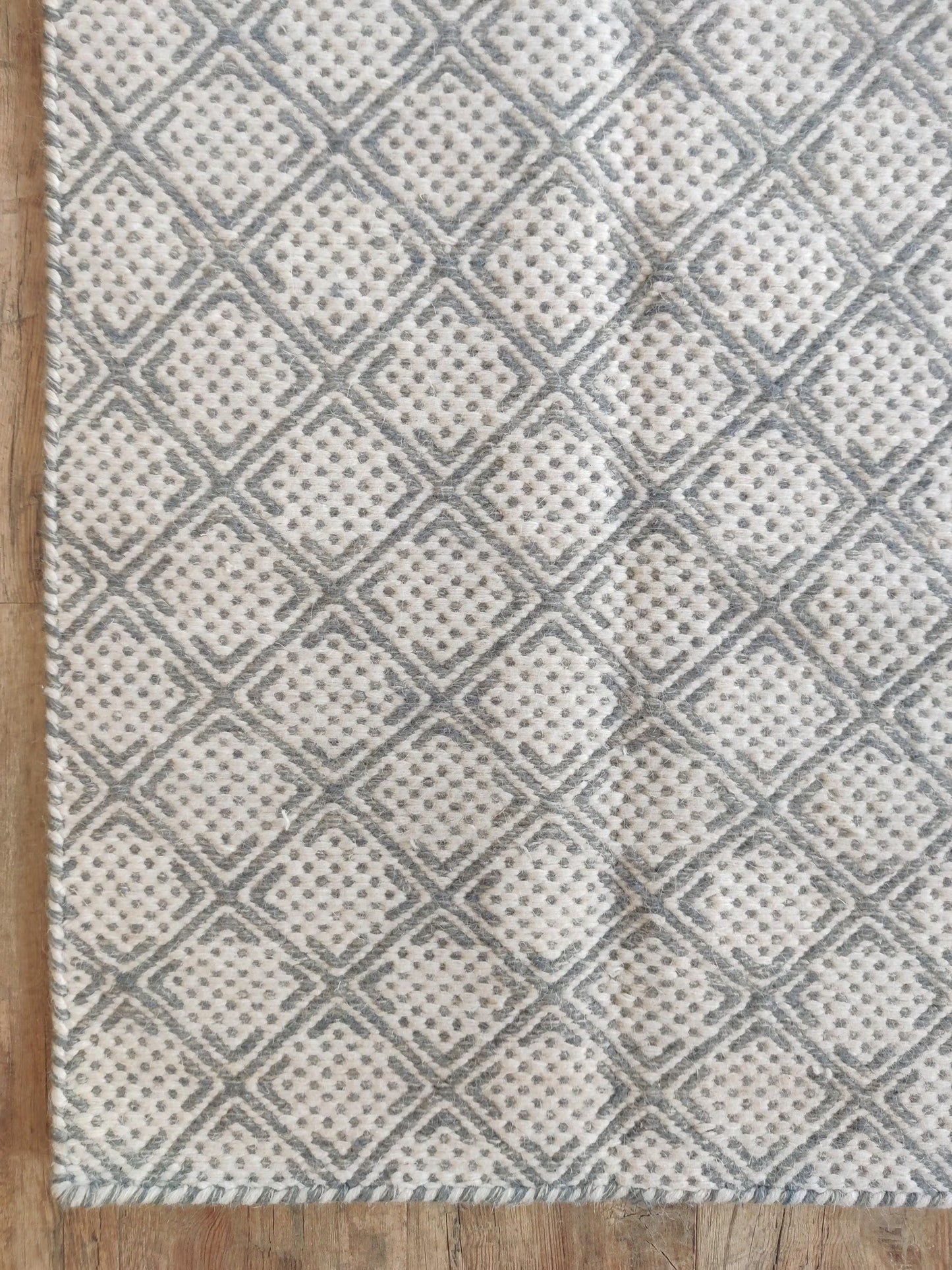 Traditional Diamond Lattice Design, Textured Check Wool Carpet
