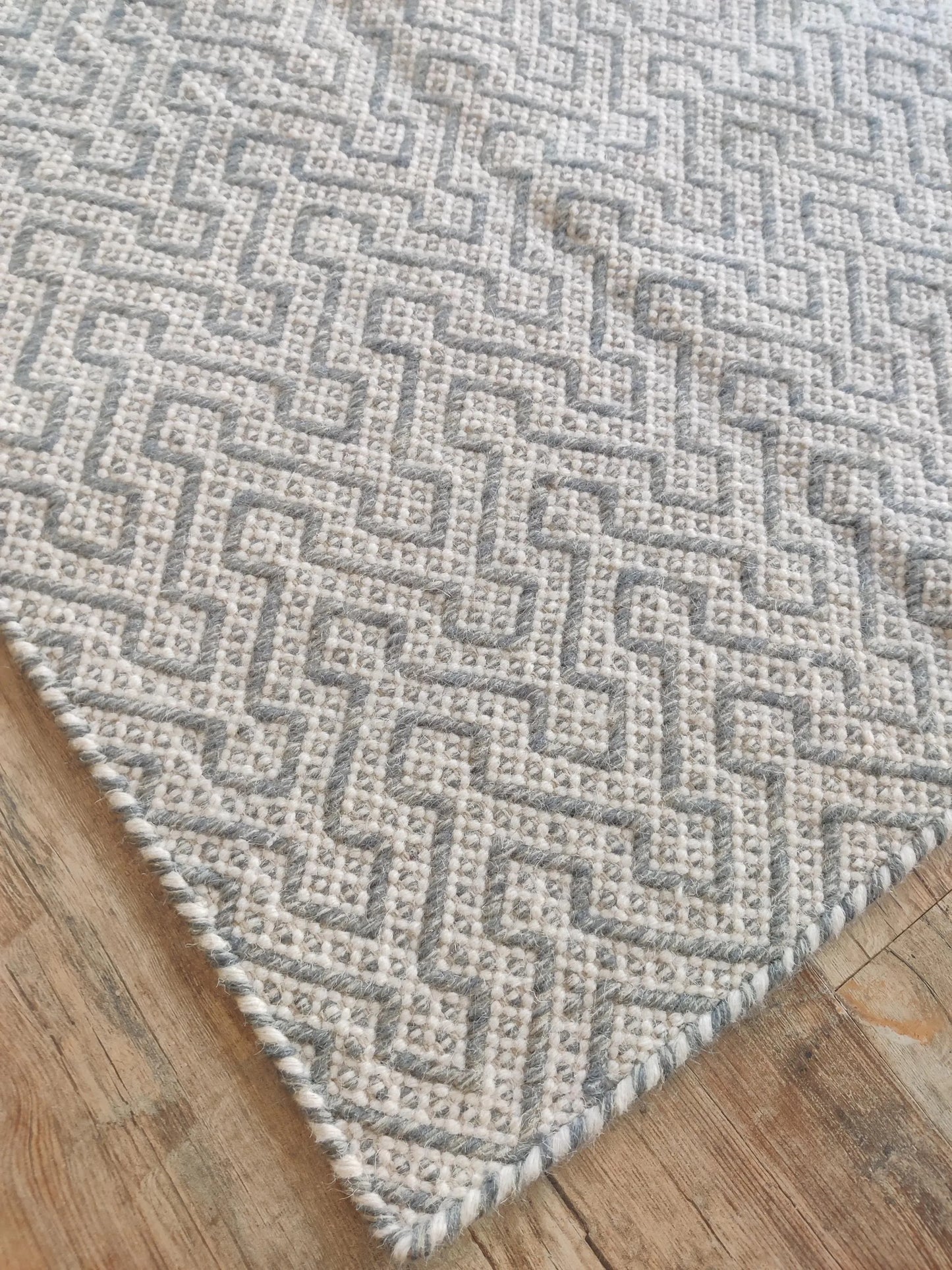 Modern Minimalist Maze Design Handwoven Wool Area Rug