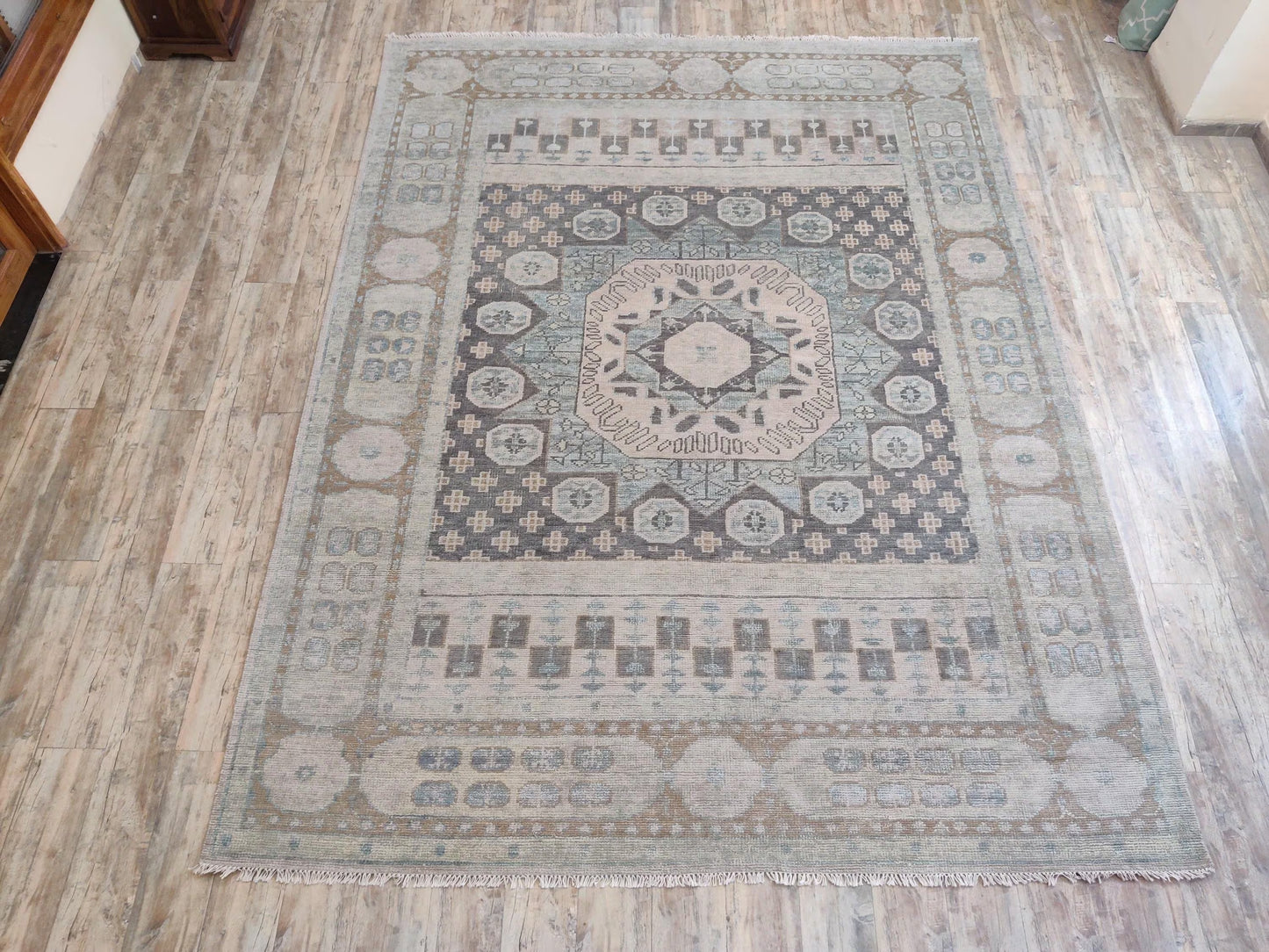 Hand-Knotted Muted Mamluk Octagonal Wool Carpet Rug