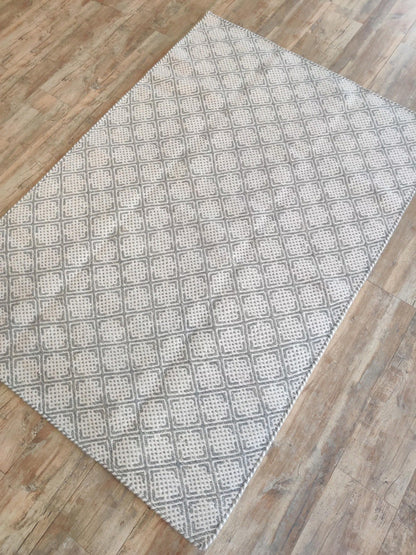 Traditional Diamond Lattice Design, Textured Check Wool Carpet