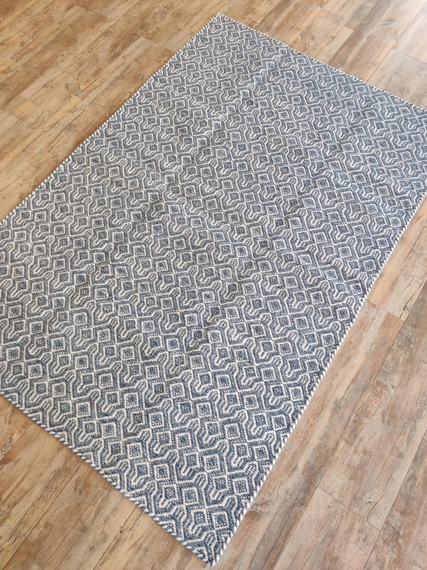 Premium Wool Handloom Carpet with Interlocking Geometric Weave Rug