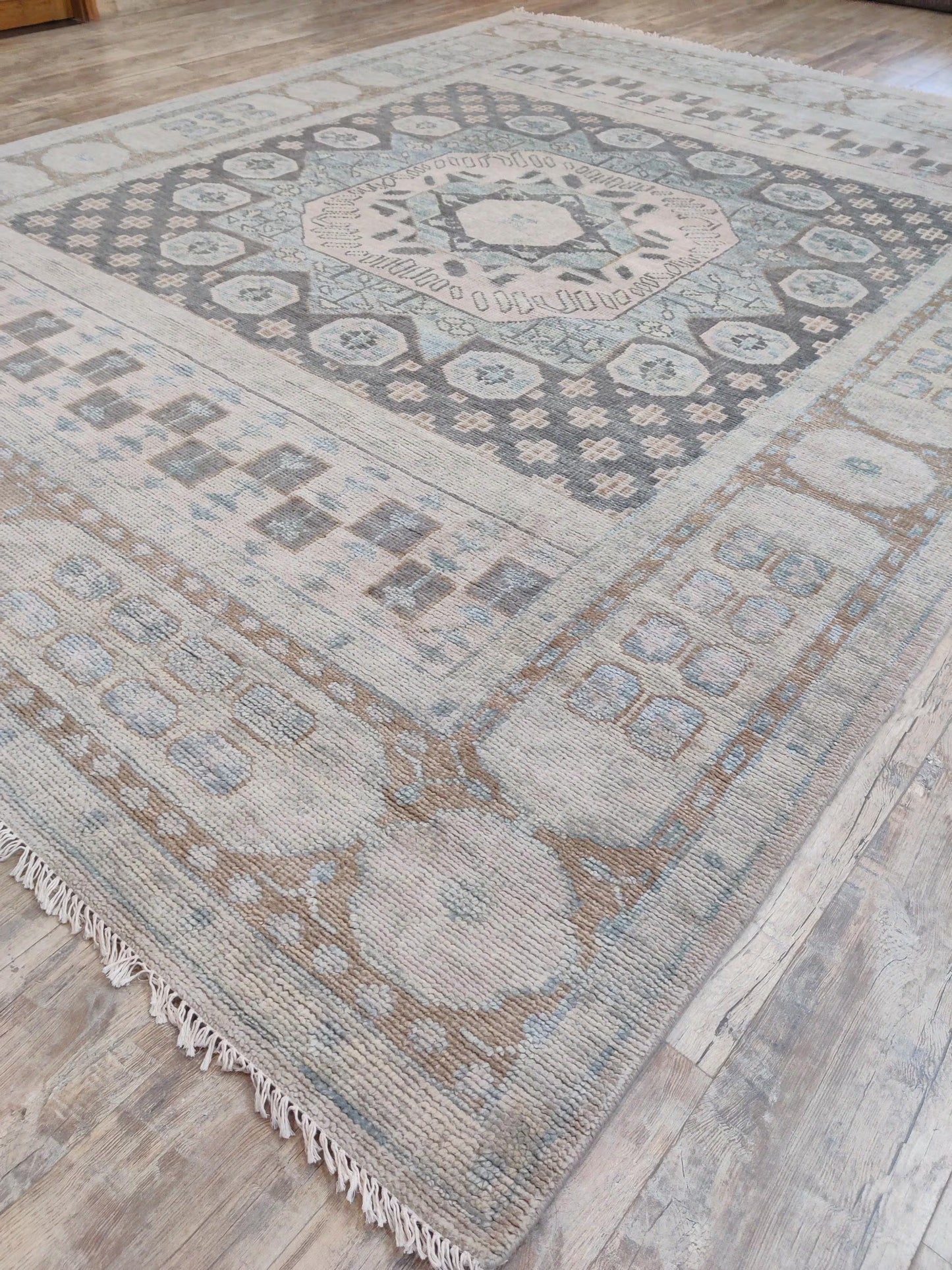 Hand-Knotted Muted Mamluk Octagonal Wool Carpet Rug