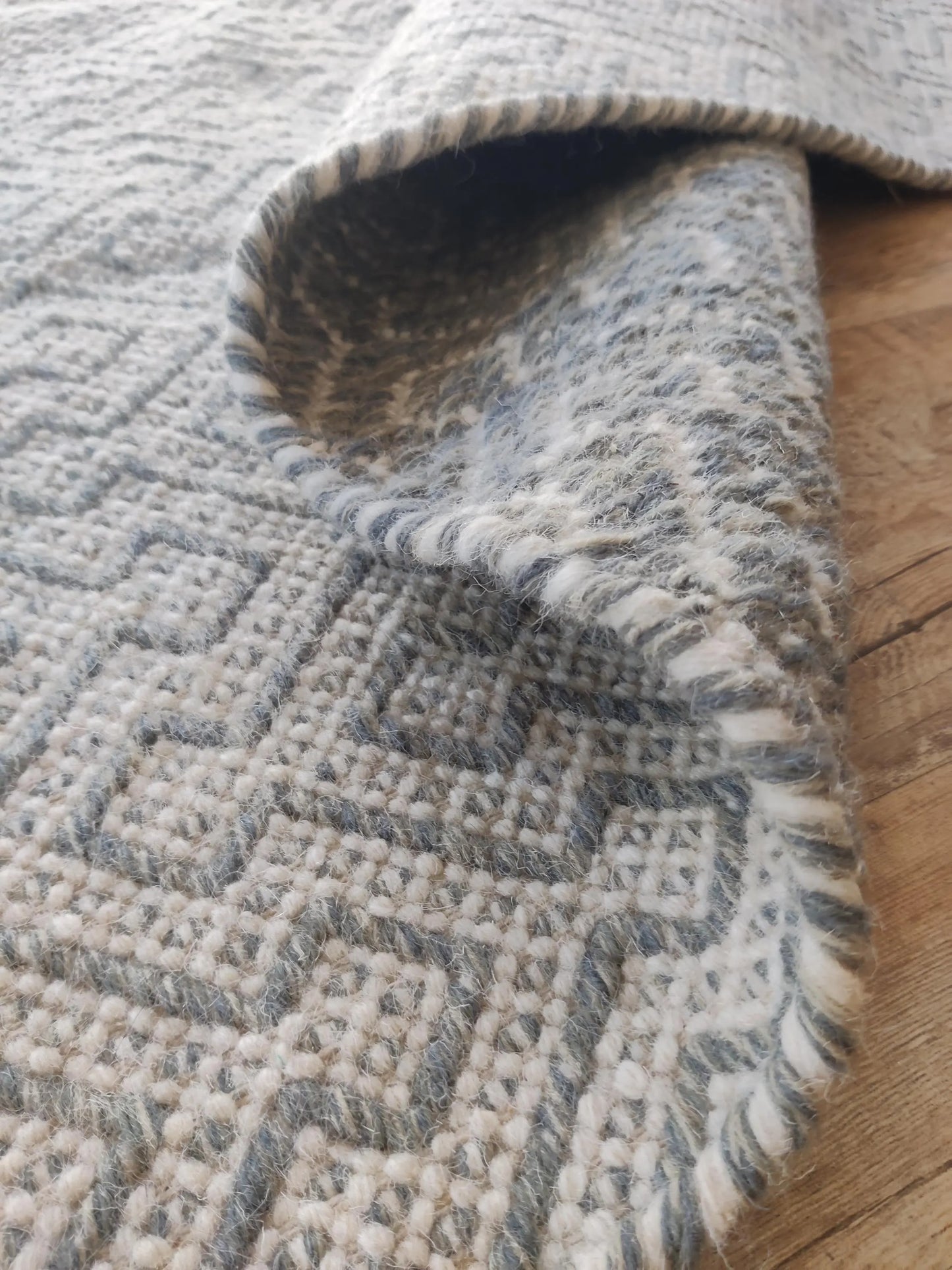 Modern Minimalist Maze Design Handwoven Wool Area Rug