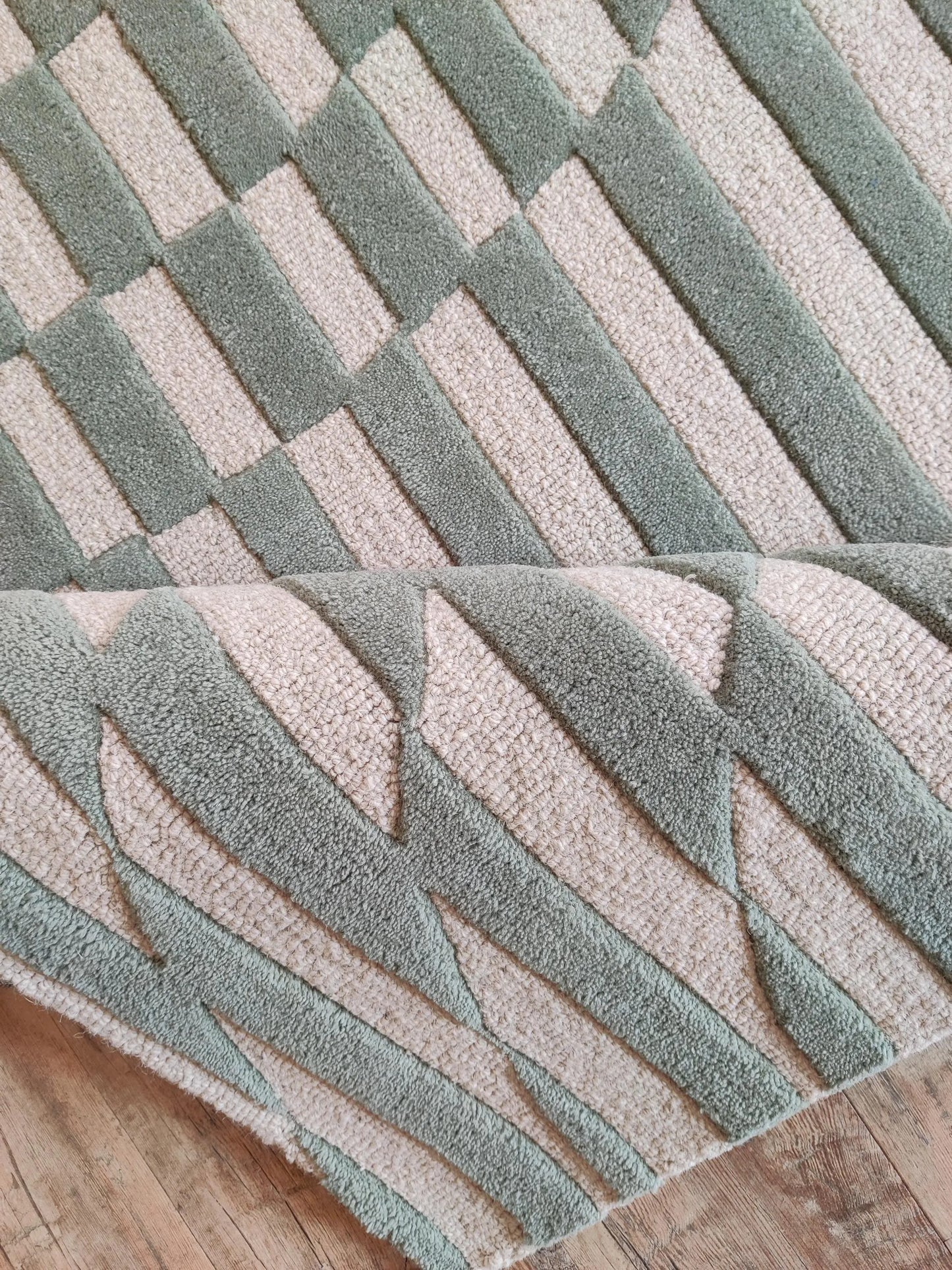 Ripple Sunburst Pattern Hand-Tufted Decorative Statement Rug for Bedroom