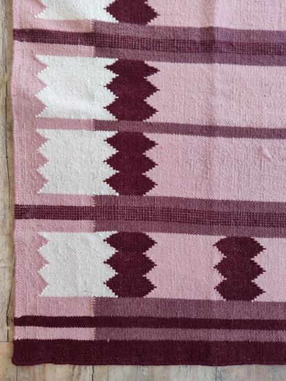 Rose Burgundy Sawtooth Modern Pastel Pink & Maroon Wool Cotton Dhurrie Rug