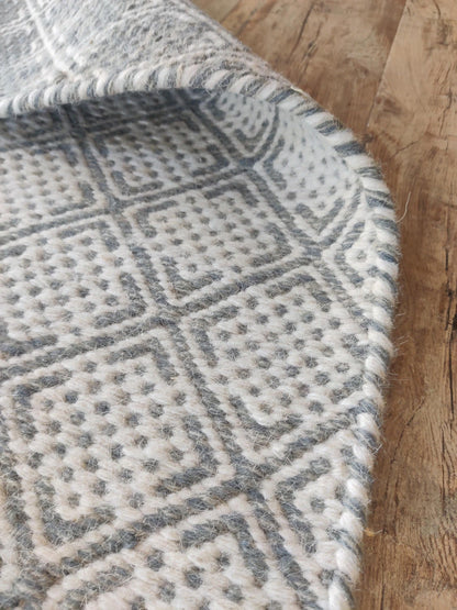 Traditional Diamond Lattice Design, Textured Check Wool Carpet